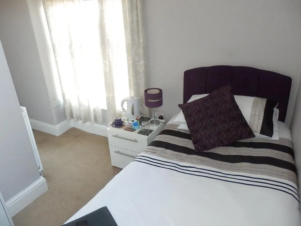 The Monarch Bed and Breakfast Lytham St Annes 3*,  Reino Unido